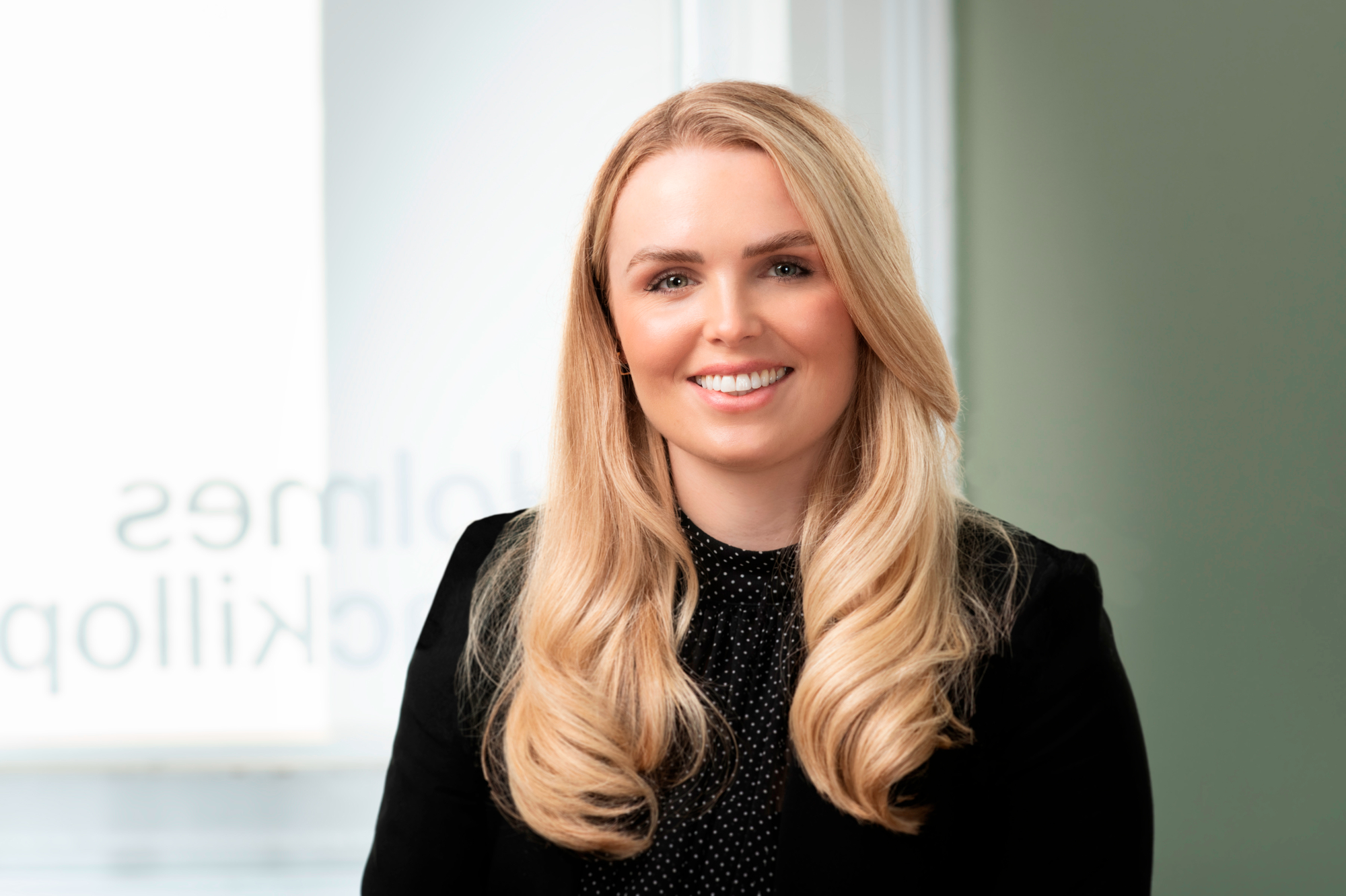 Holmes Mackillop promotes Katherine MacPherson to associate