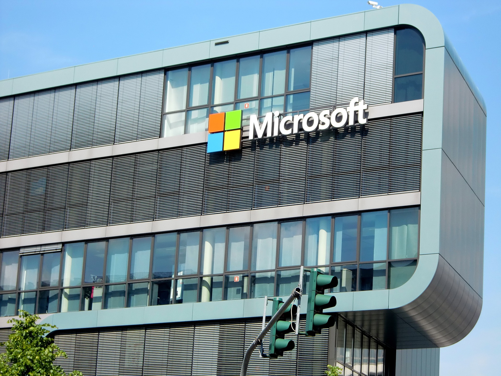 UK businesses sue Microsoft for £1bn